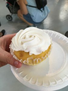 vanilla cupcake